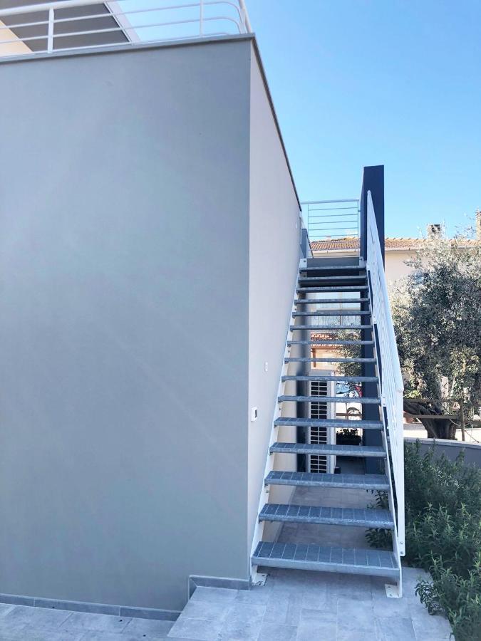 Apartamento Casa Ginevra A Cecina By Zoom In Earth Exterior foto